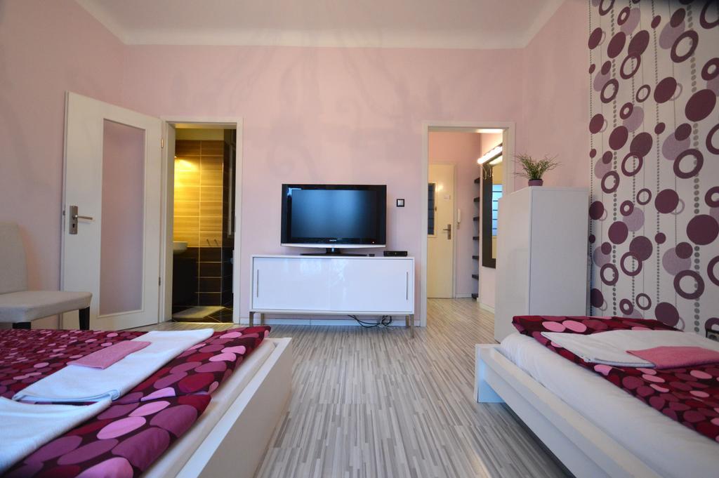 Pulse Jackquaters Apartment บูดาเปสต์ ภายนอก รูปภาพ